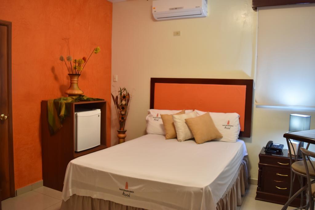 גוויאקיל San Francisco Apart Hotel מראה חיצוני תמונה