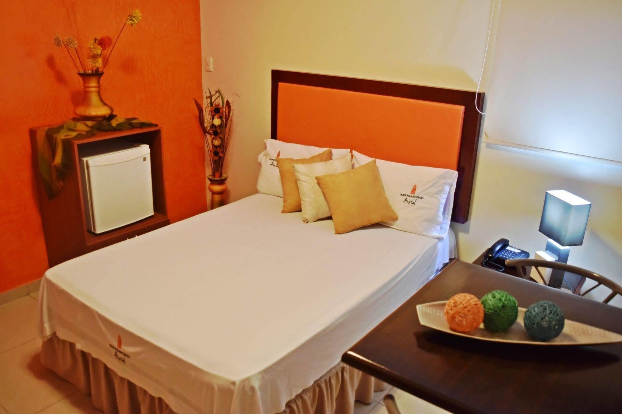 גוויאקיל San Francisco Apart Hotel מראה חיצוני תמונה