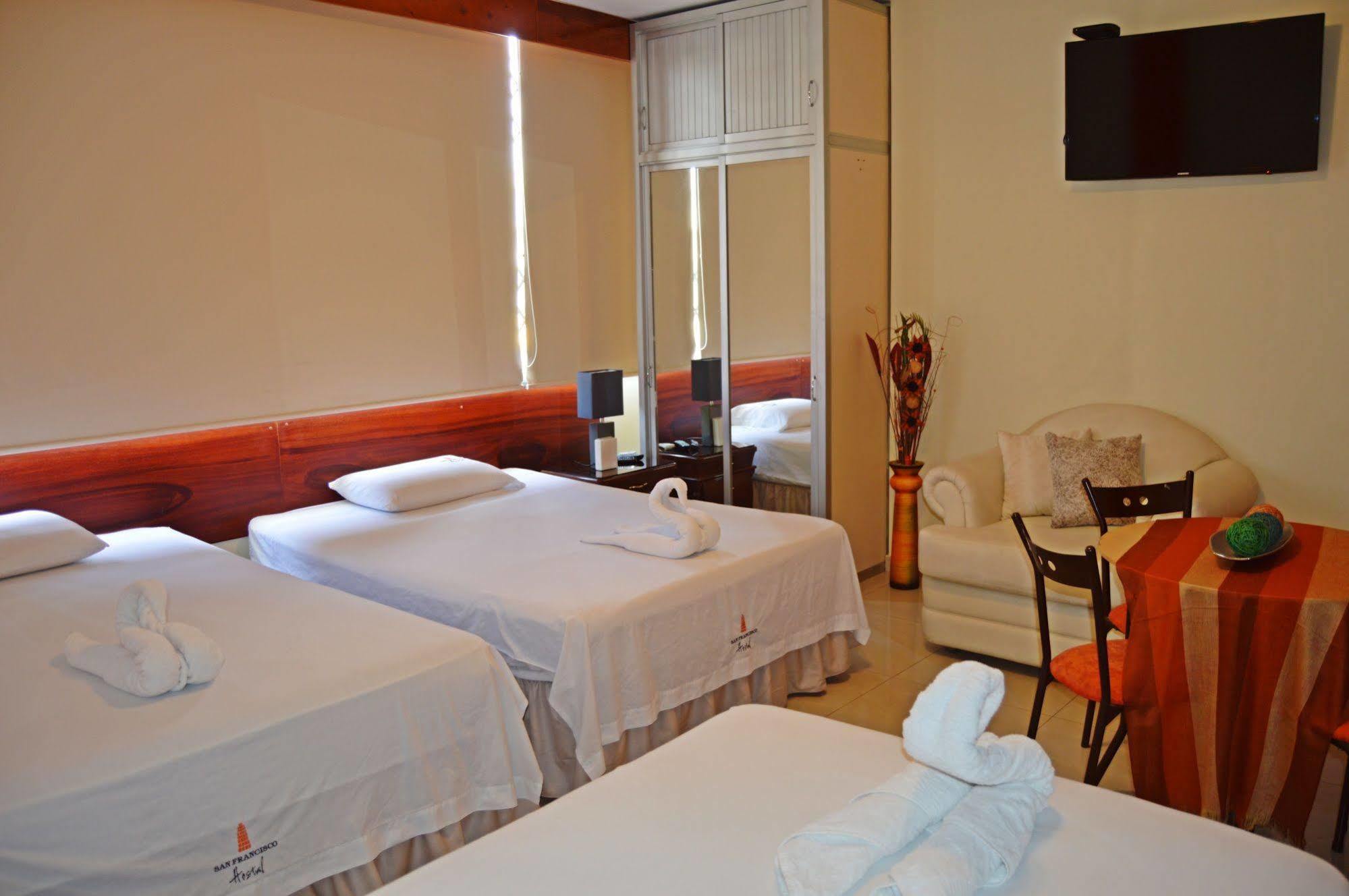 גוויאקיל San Francisco Apart Hotel מראה חיצוני תמונה